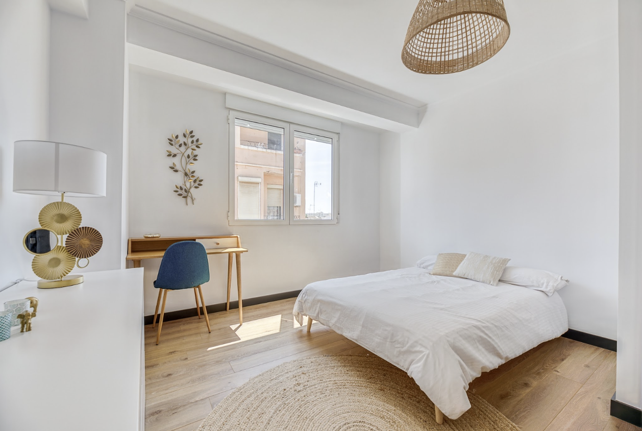 Chambre après rénovation et décoration