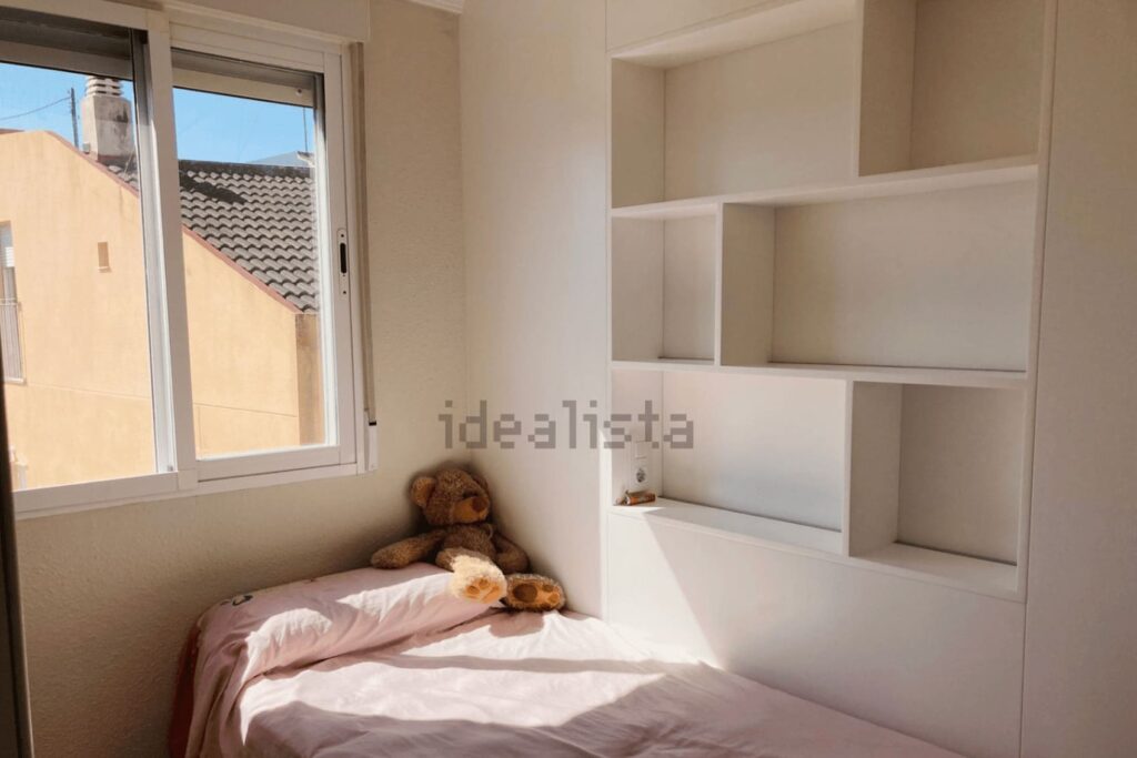 Chambre de l’appartement situé Carrer de Carles Ros à Cabanyal (Valence), avant rénovation et décoration par Terreta Spain